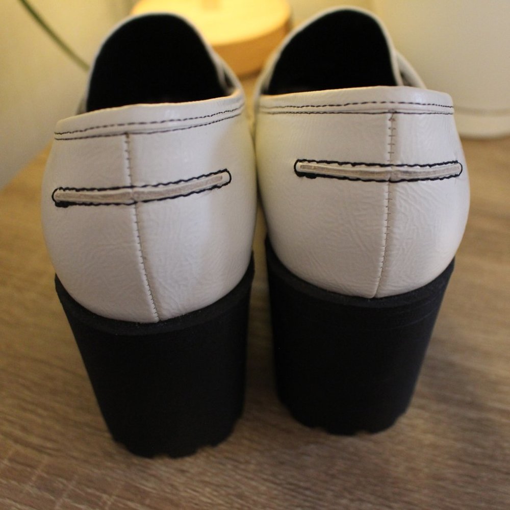 NWOT Dirty Laundry White Platform Loafers - Picture 5 of 7
